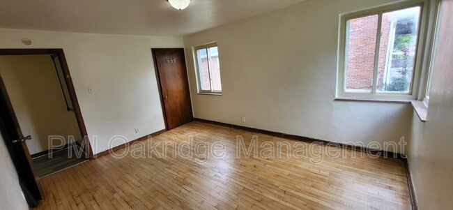 Building Photo - 1603 Broadway