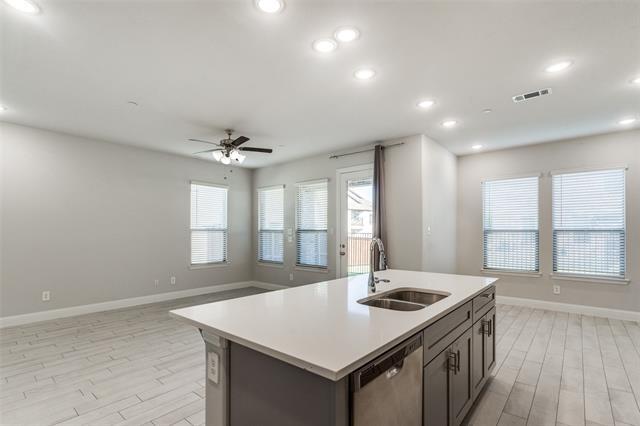 Building Photo - 515 Sequoia St