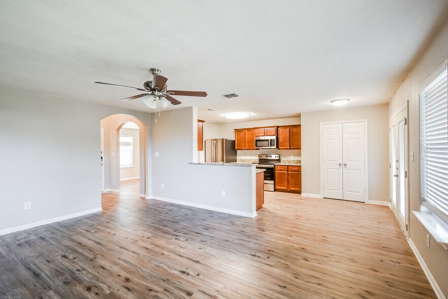 Building Photo - 11806 Luckey Vista