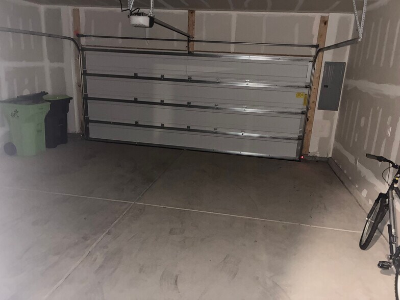 Building Photo - Room in Townhome on Poe Farm Ave