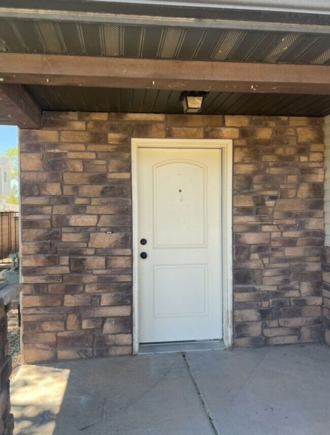 Building Photo - 2747 N Mountain Valley Trl