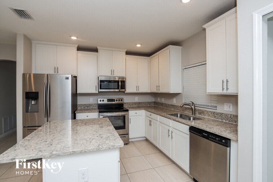 Building Photo - 4143 Moccasin Dr