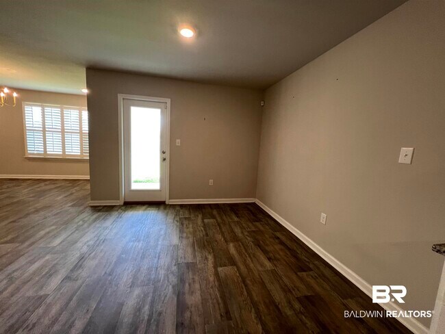 Building Photo - 23904 Songbird Dr