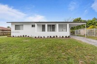 Building Photo - 1810 SW 70th Ave