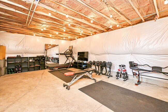 Building Photo - 5469 Fairford Ct