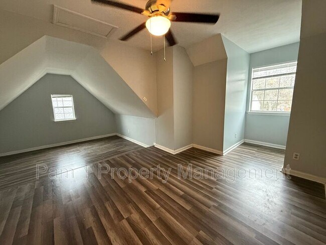 Building Photo - 226 Bordeaux Ln