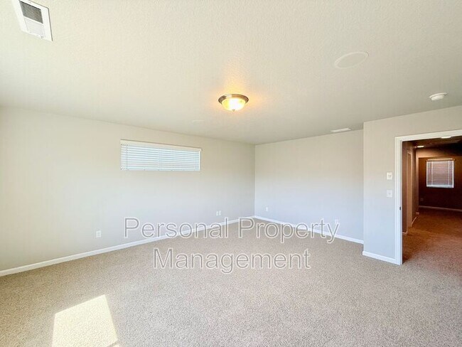 Building Photo - 2727 S White Salmon Dr