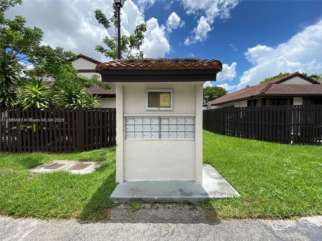 Building Photo - 14965 SW 49th Ln