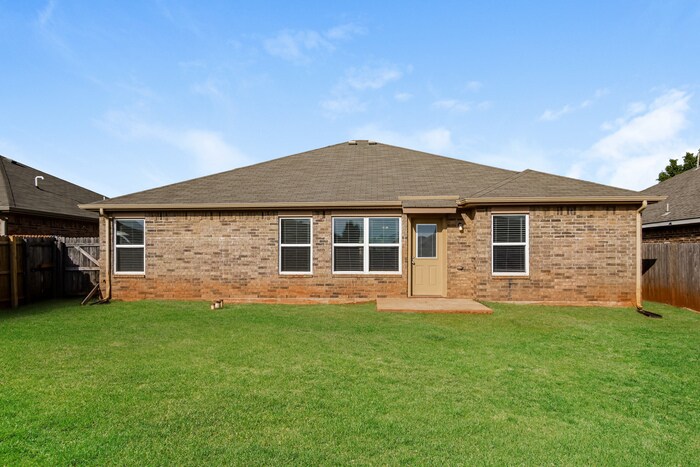 Building Photo - 13312 Beaumont Dr