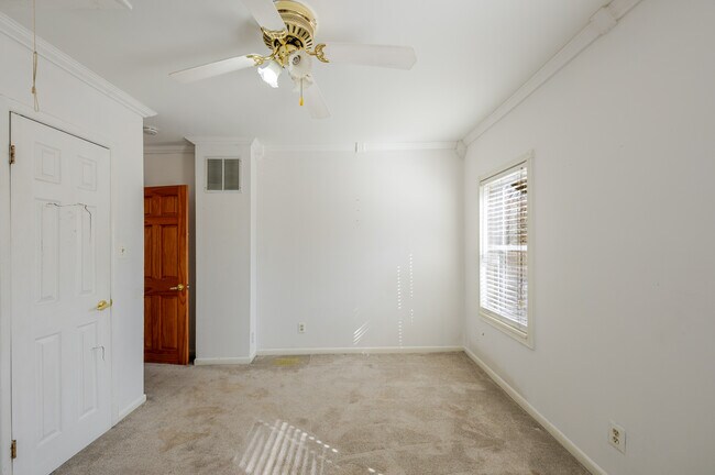 Building Photo - 21 17th St SE