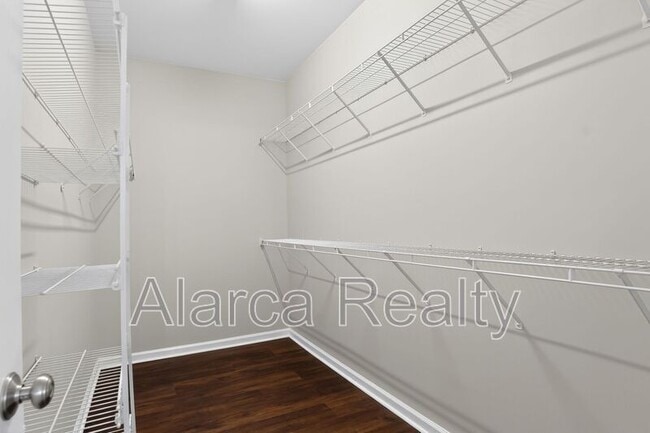 Building Photo - 10615 Poe Ct