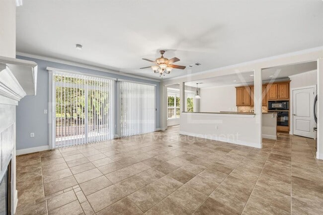 Building Photo - 808 Armstrong Dr