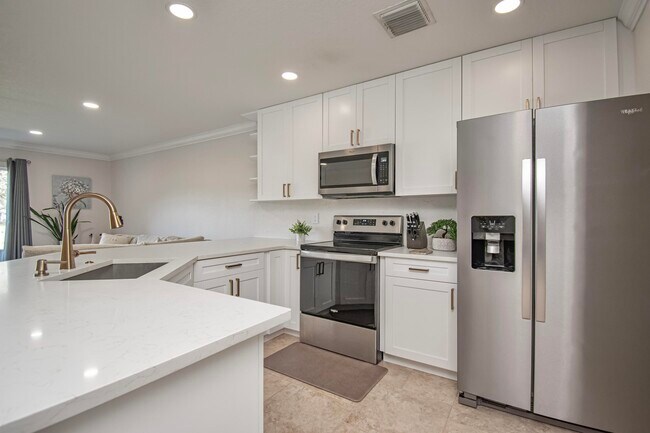 Building Photo - 16081 Sierra Palms Dr