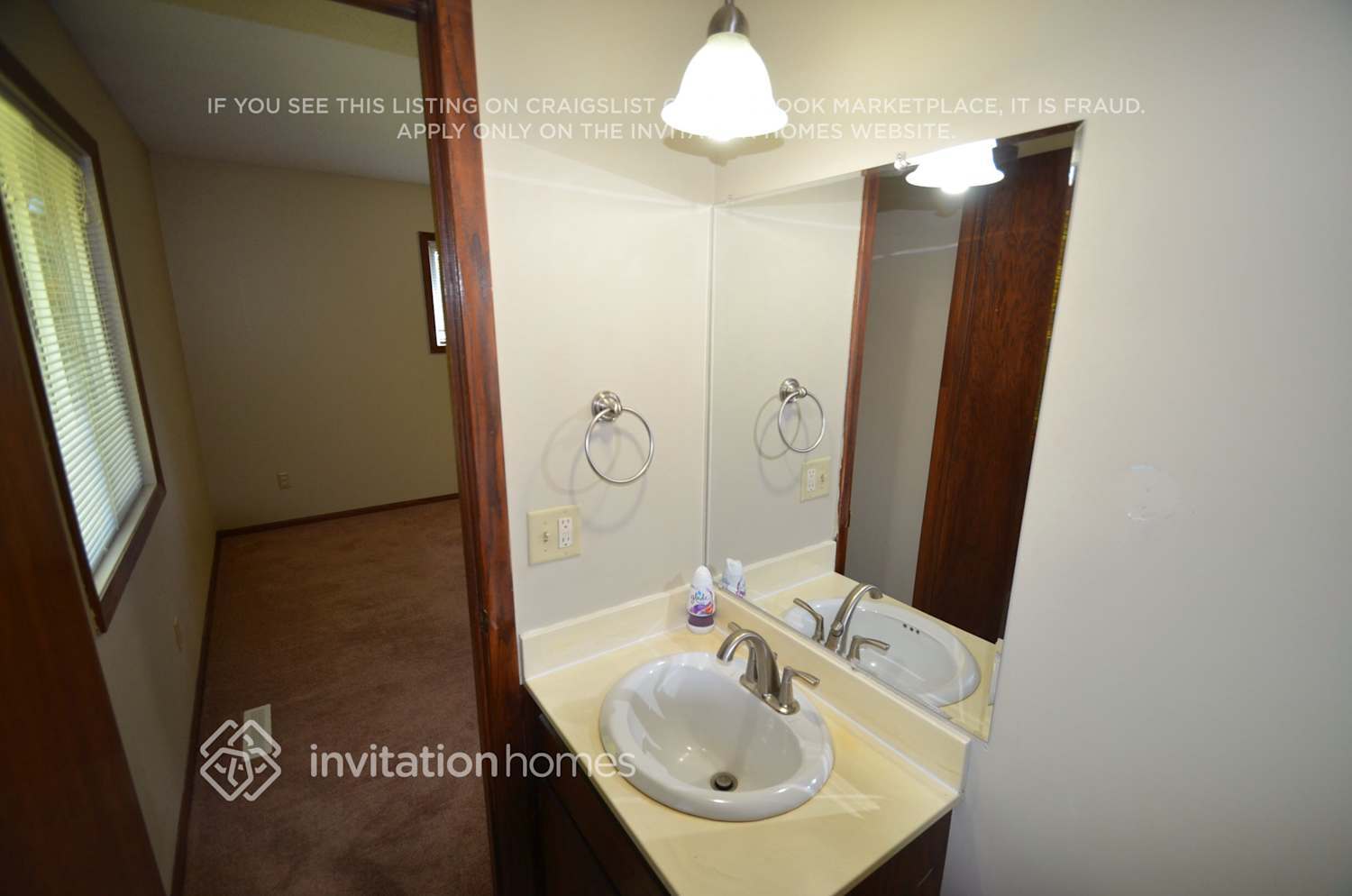 Building Photo - 2601 E 121st St