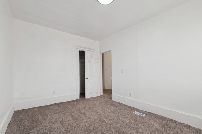 Building Photo - 1478 Helen St