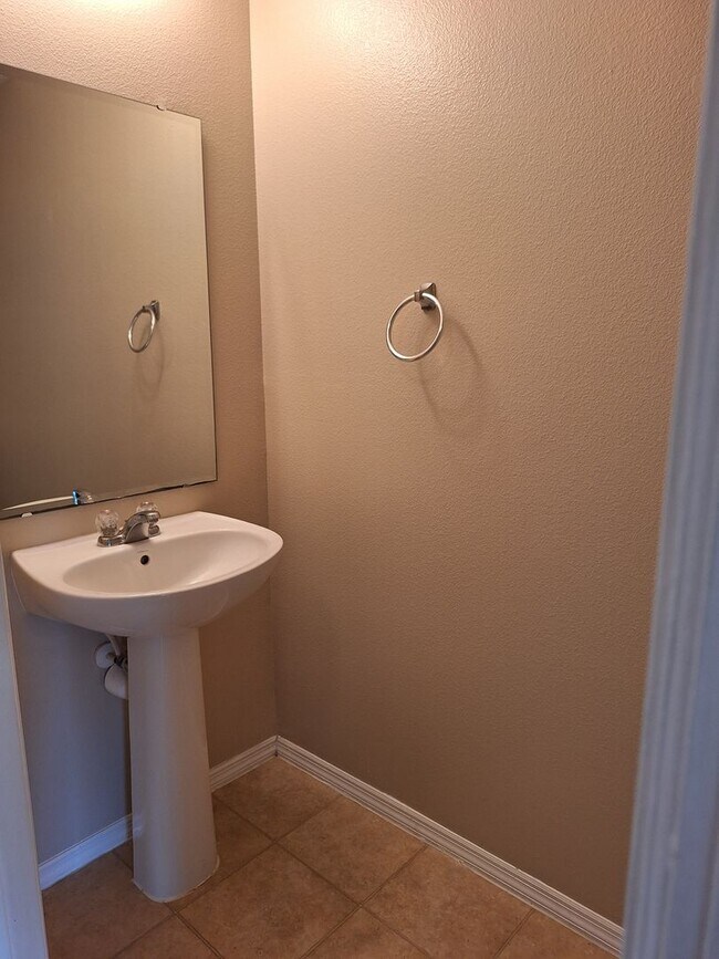 Building Photo - 2BR 2.5BA LANDINGS AT SUGAR MILL TOWNHOME