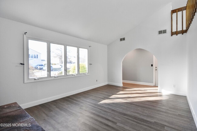 Building Photo - 32 Dakota Ave