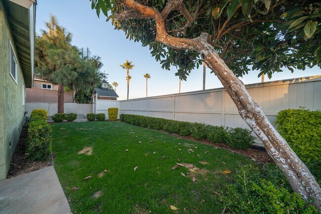 Building Photo - Charming Redondo Beach Home Rental!