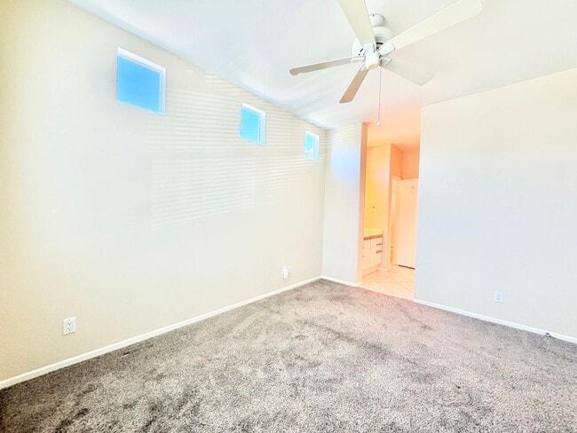 Building Photo - 938 S Country Glen Way