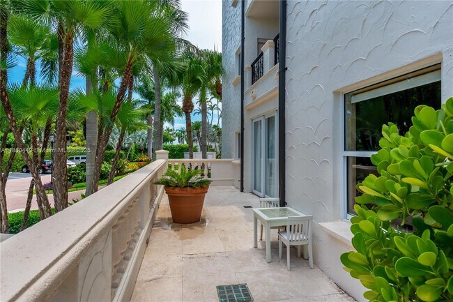 Building Photo - 2514 Fisher Island Dr