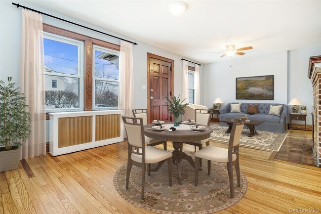 Building Photo - 721 River St