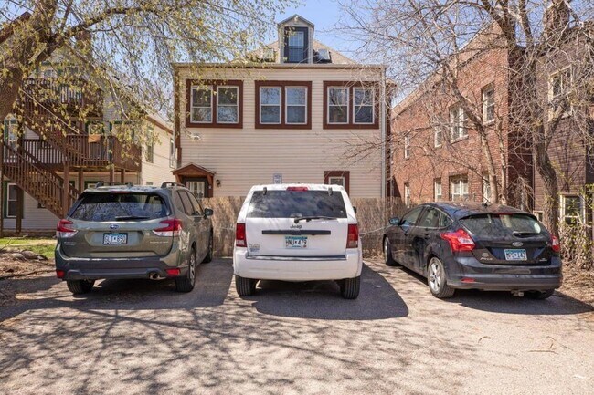 Building Photo - 2515 Lyndale Ave S