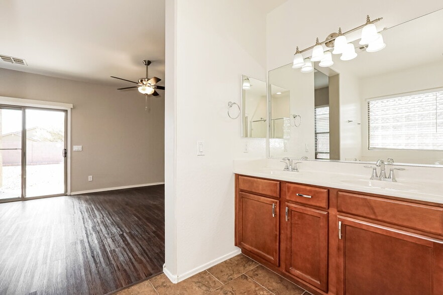 Building Photo - 38514 N Navarro Dr