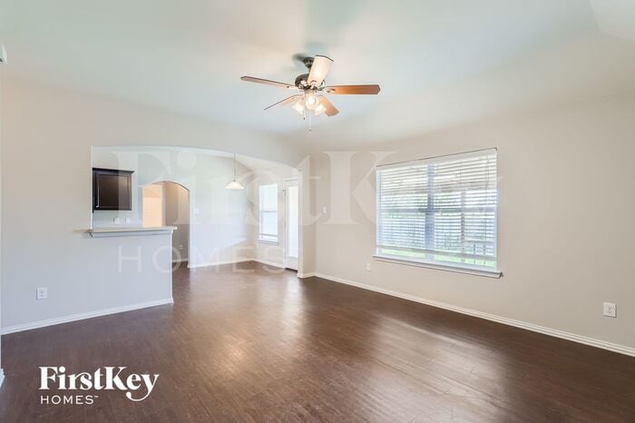 Building Photo - 260 Meadowcrest Dr