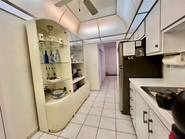 Building Photo - 4250 Galt Ocean Dr