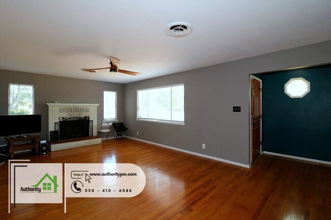 Building Photo - 1848 Shady Ln