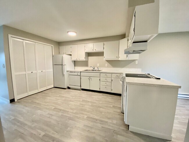 Building Photo - PL T OSTR01