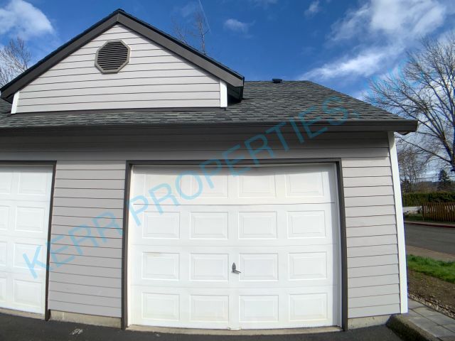 Building Photo - 7250 SE Thiessen Rd