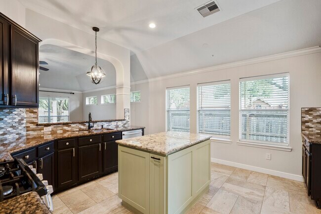 Building Photo - 5802 Sawyer Bend Ln