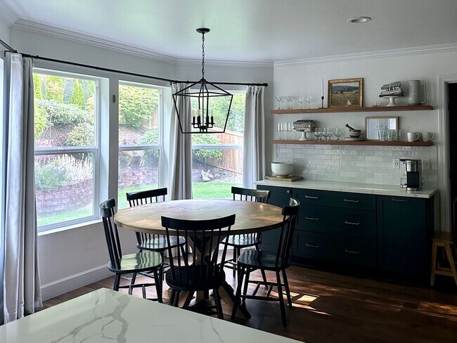 Building Photo - Beautiful upgrated 4 bedroom DuPont home w...