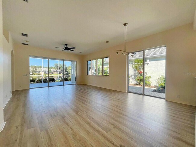 Building Photo - 8515 53rd Pl E