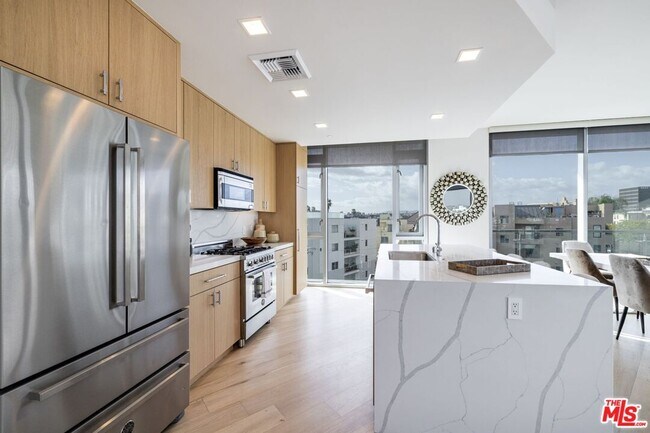 Building Photo - 8500 Burton Wy