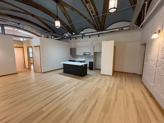 Building Photo - 4601 S Ellis Ave