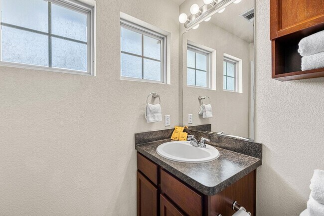 Building Photo - 4520 Graceful Ln