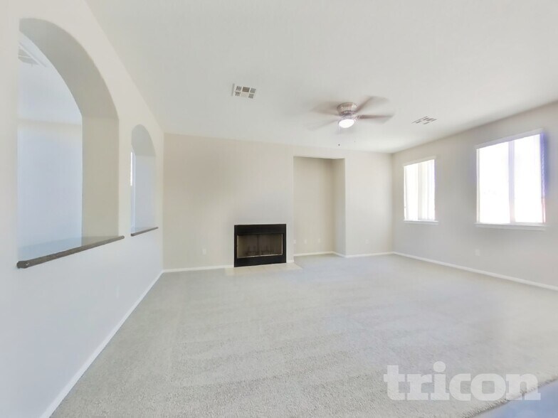 Building Photo - 733 Pino Ave