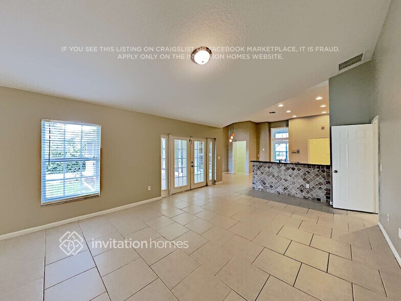 Building Photo - 2293 Stonegate Dr
