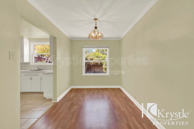 Building Photo - 549 Cedar St