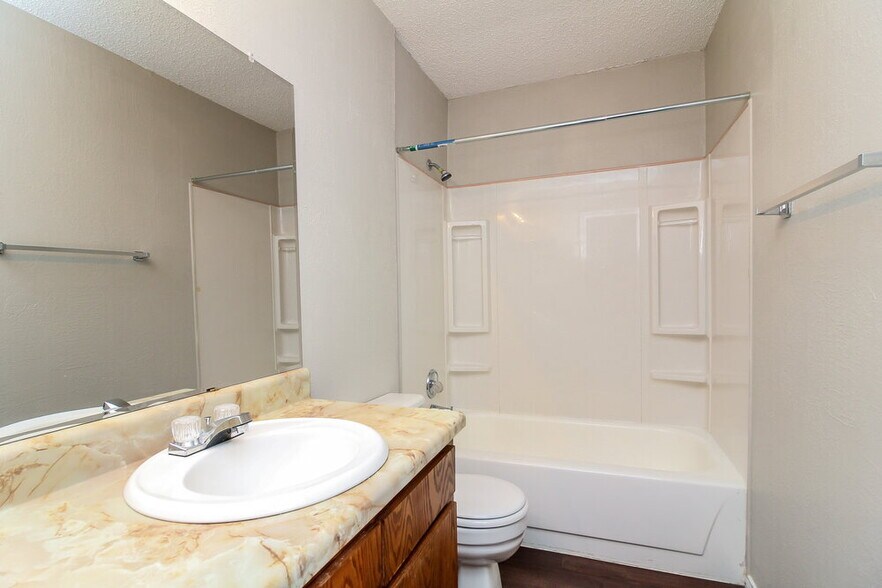 Building Photo - 6419 Twin Spruce Ct
