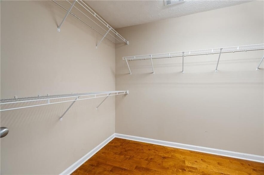 Building Photo - 1943 Jameson Cir NE