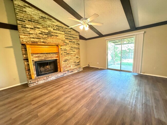 Building Photo - 125th East Ave. Duplex