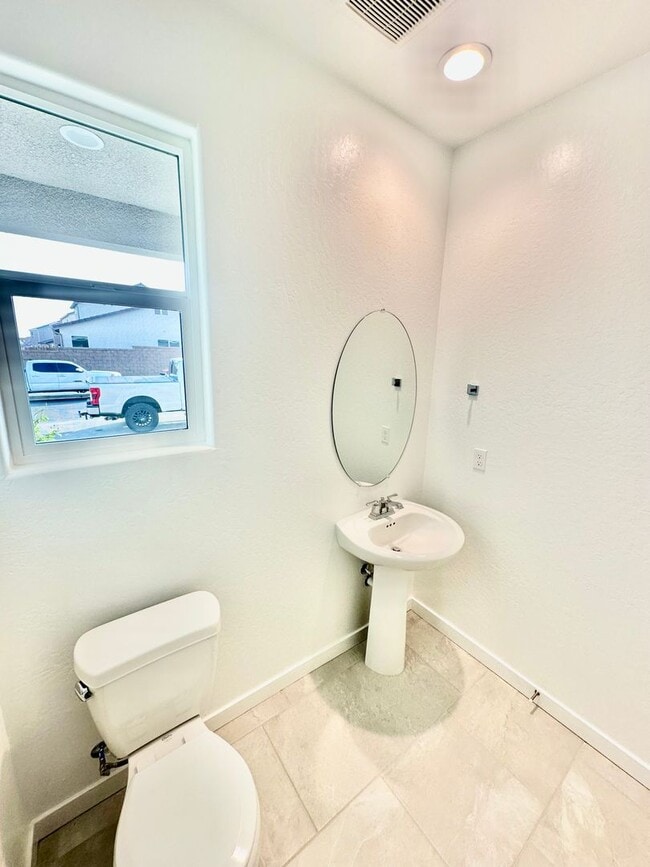 Building Photo - BRAND NEW 3/2.5 Lennar In Riverstone Community