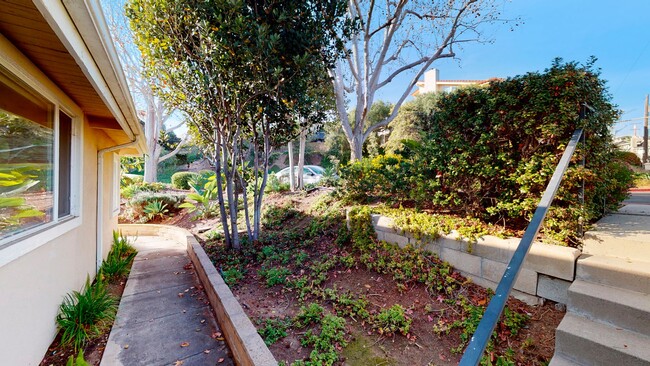 Building Photo - Dana Point Three Bedroom -- short walk to ...