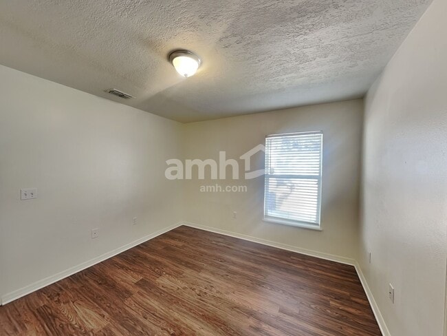 Building Photo - 784 Lake Doe Blvd