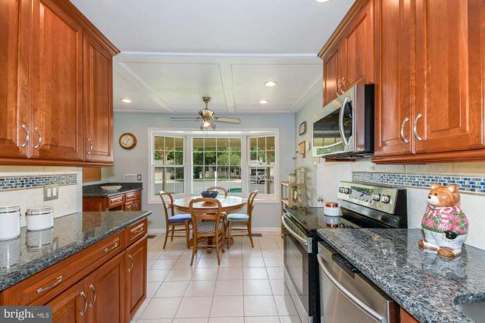 Building Photo - 3229 Manitoba Dr