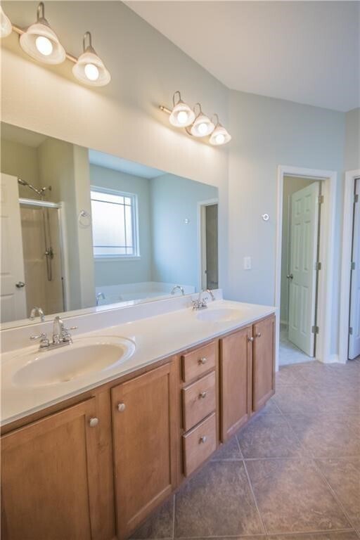 Building Photo - 3203 SW Camden Dr