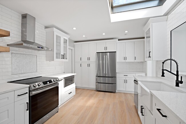 Building Photo - 3600 Westview Ave